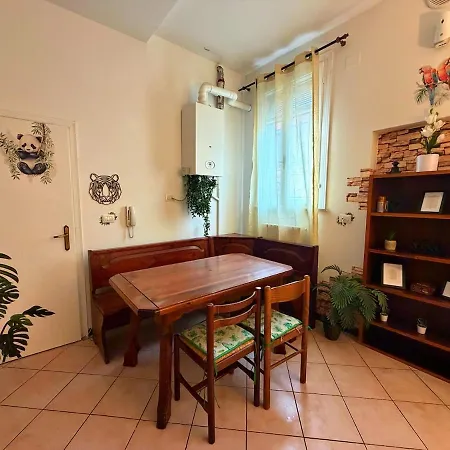 Casita-vivi By Bike, In The Heart Of The フェラーラ